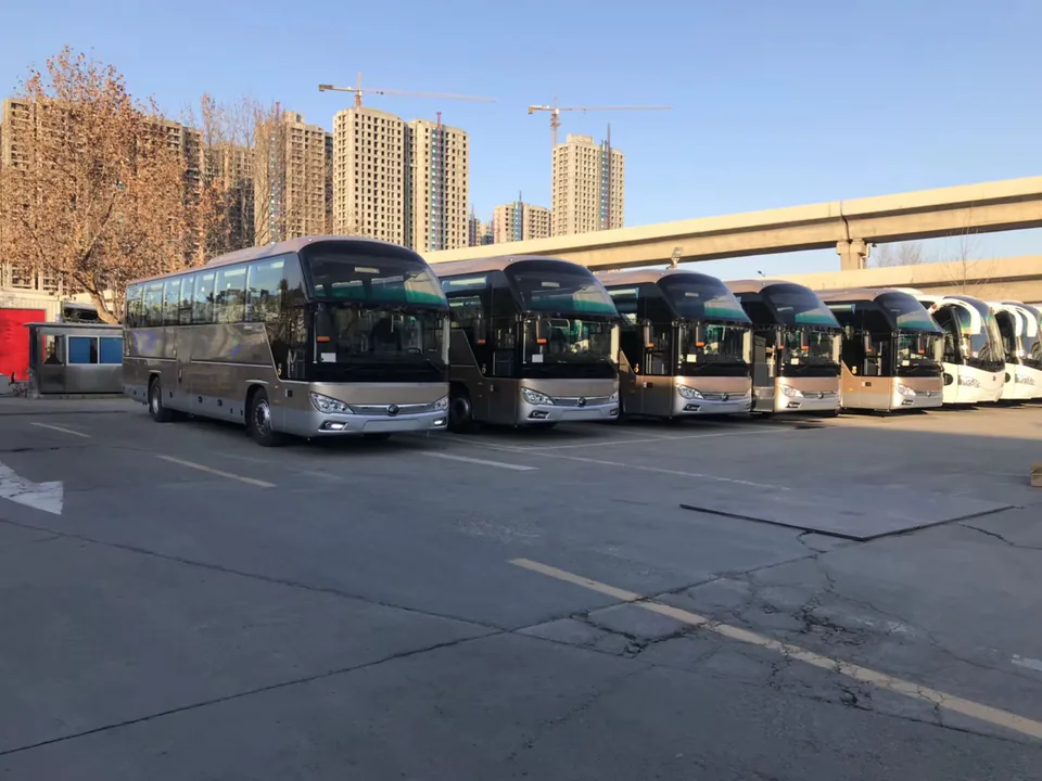 53座车型页车队侧前方合照